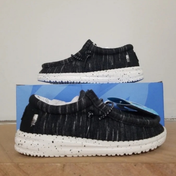 NEW! HEYDUDE Boys' Wally Stretch Slip-On Shoes - Picture 9 of 13